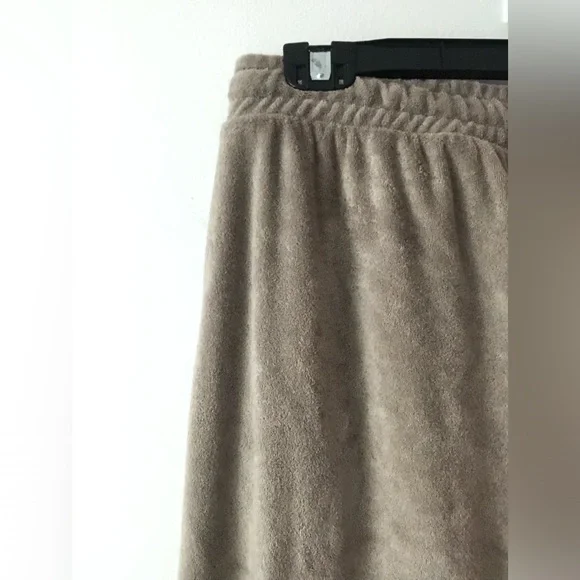 Beyond Yoga Tropez Pull On Pant in Khaki Brown Size Medium Towel Terry Lounge - Picture 12 of 16